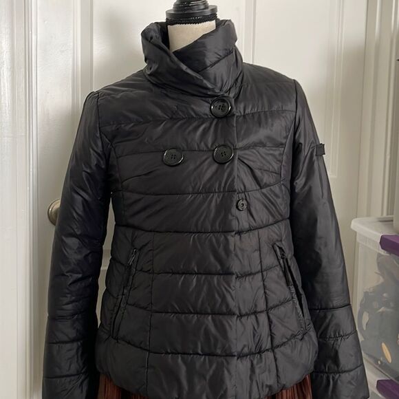 Adorable Sundance puffer coat with fun bell sleeve. - Picture 1 of 7
